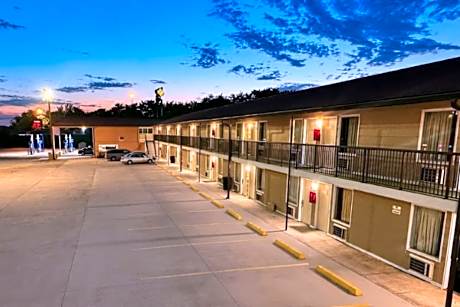 Economy Inn Sweetwater I-75