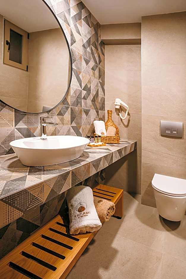 Funtukaki by the Pool