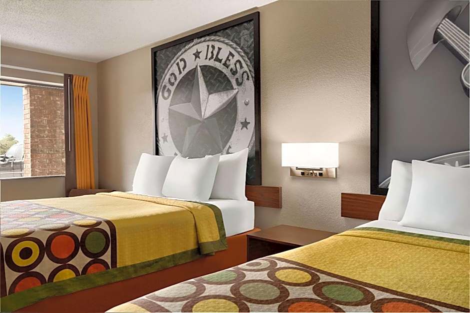 Super 8 by Wyndham Universal City