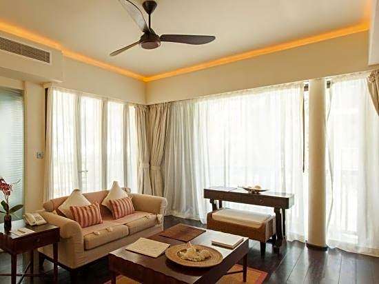 Dhevatara Beach Hotel