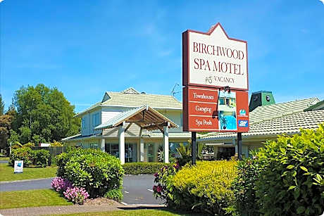 Birchwood Spa Motel