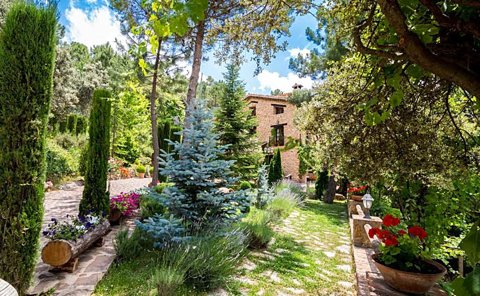 Hotel de Montaña Cueva Ahumada