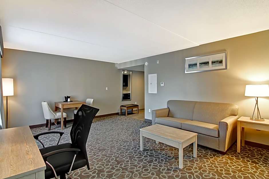 Holiday Inn Express & Suites Oshawa Downtown By IHG