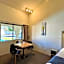 Captains Quarters Motor Inn