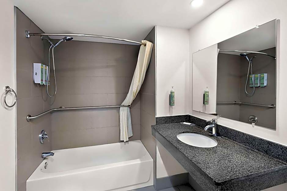 Best Western Luxbury Inn-Fort Wayne