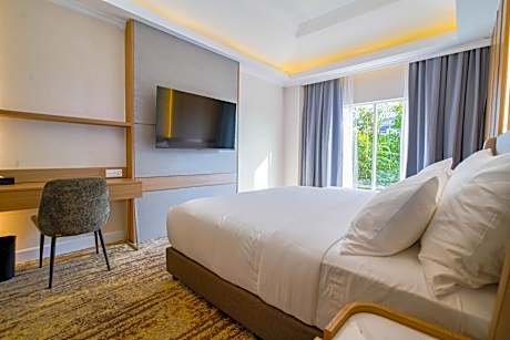 Harmoni One Convention Hotel and Service Apartments