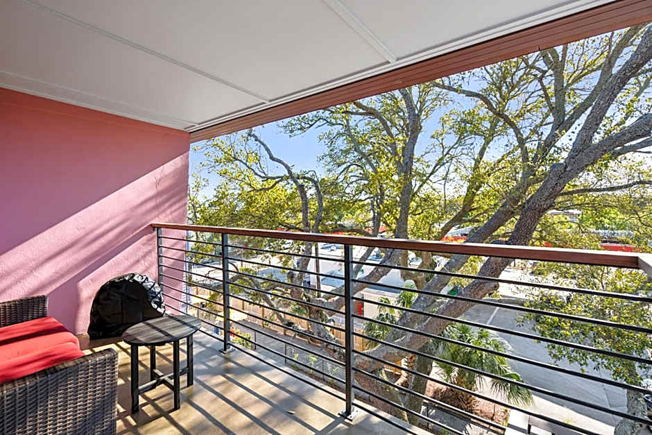Boutique Vera Hotel in the Heart of Folly Beach