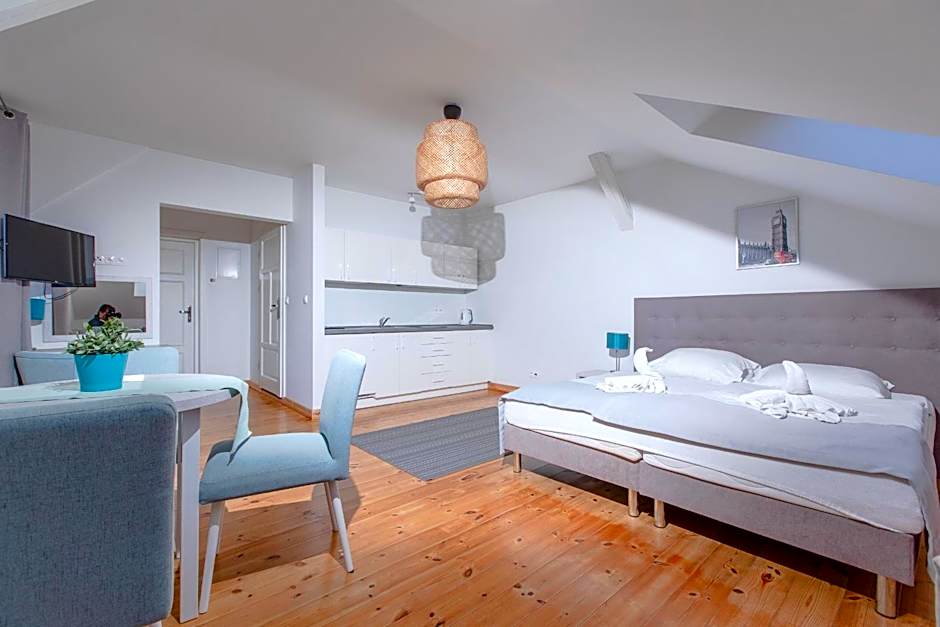 OŚRODEK KOLONIJNO WCZASOWY MEWA - przy plaży z basenem z podgrzewaną wodą i mini SPA