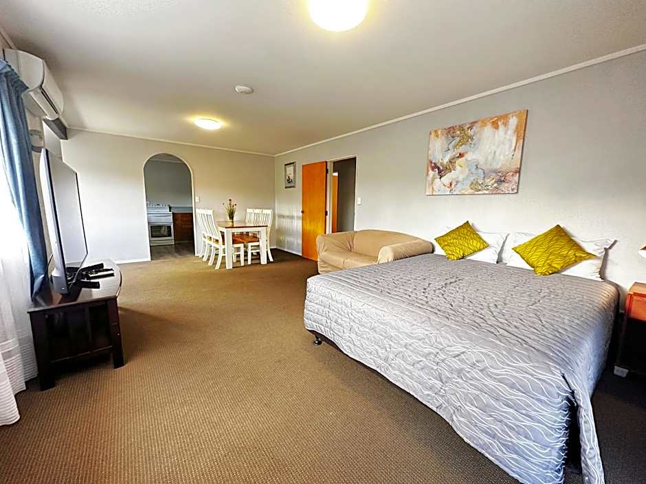 Kingswood Manor Motel