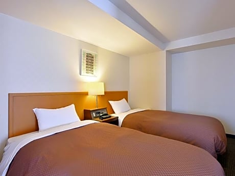 Standard Twin Room - Non-Smoking