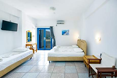 Triple Room with Sea View