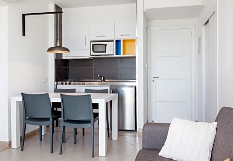 APARTMENT ONE BEDROOM 2 ADULTS