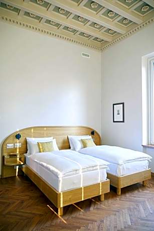 Large Double or Twin Room