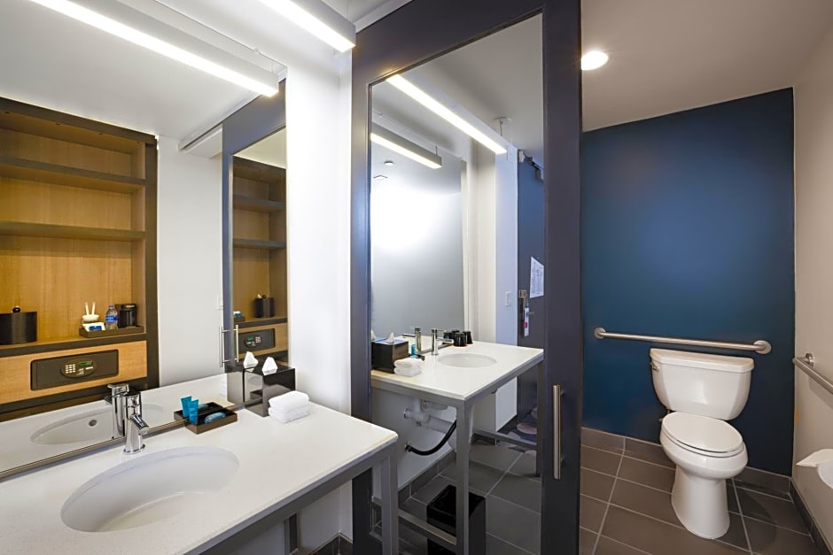 Aloft Austin Airport