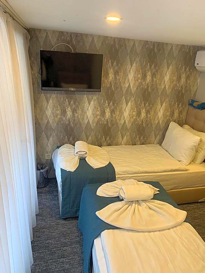 Weingart Seaside Hotel