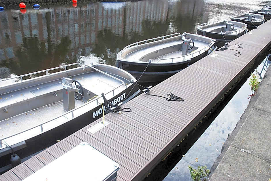 hip & stylish apartment in center, near trainstation, 15 min walk