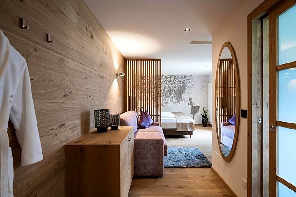 Small & Beautiful Hotel Gnaid