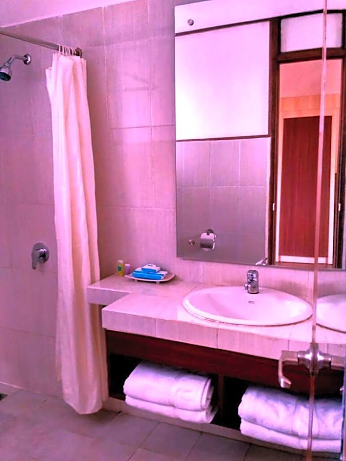 Cirebon Waterland and Seaview Cottage – Cirebon, ID