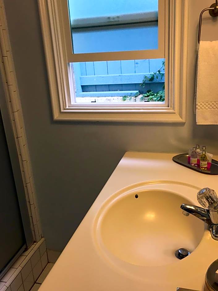 Beach Bungalow Inn And Suites