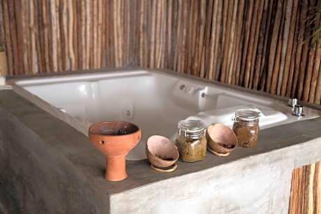 Noah Beach Hotel & Suites