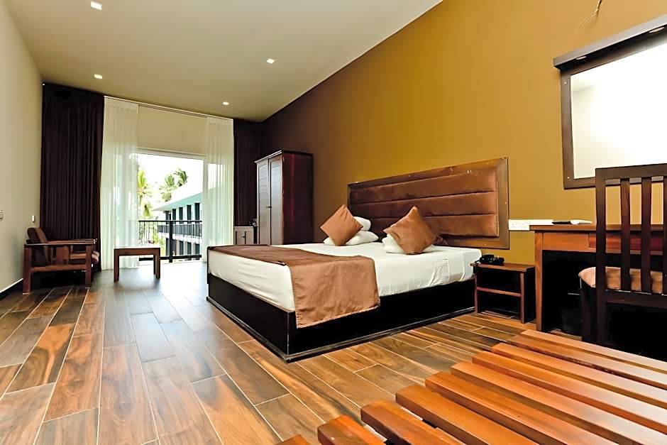 Golden Star Beach Hotel