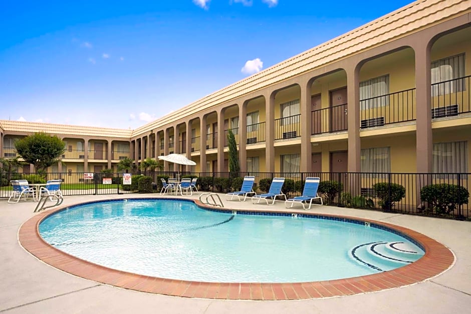 Days Inn by Wyndham Dallas Irving Market Center