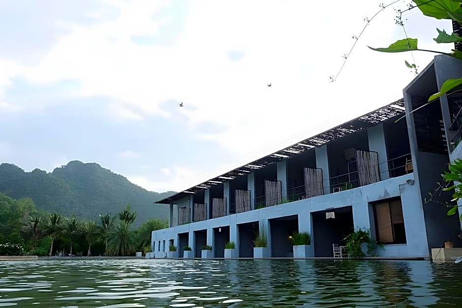 Avartarn Miracles Hotel