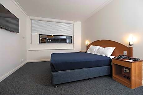 Standard Queen Room (Unserviced)