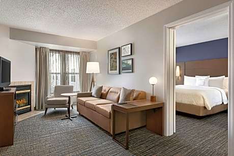 Two-Bedroom Queen Suite