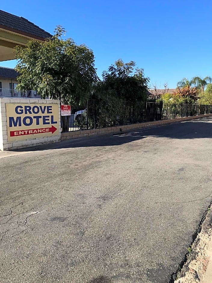 Grove Motel
