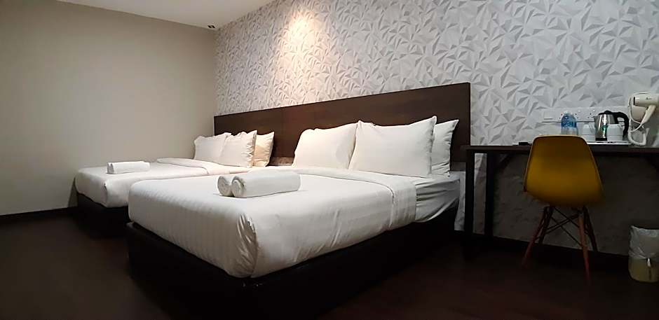 Photo 1 of 3 of Family 2 Queen Beds, Windowless