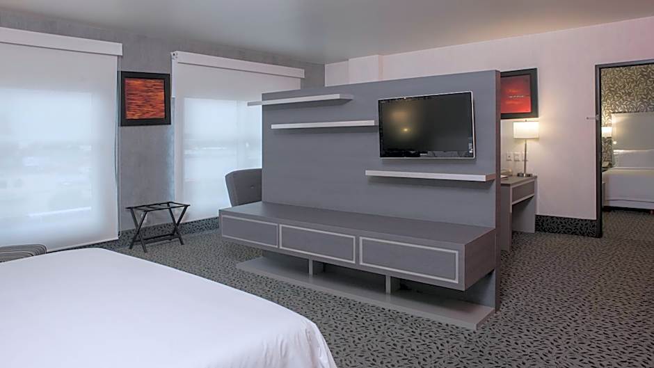 Holiday Inn Express & Suites Queretaro By IHG