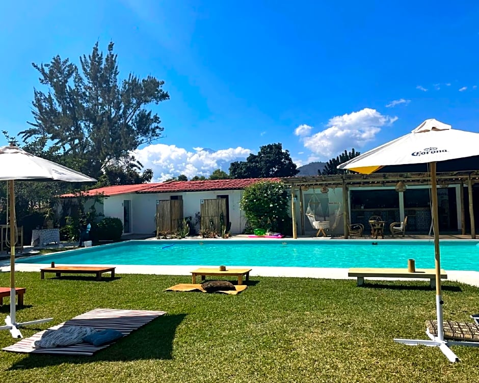 Nikikot Hotel & Hostel