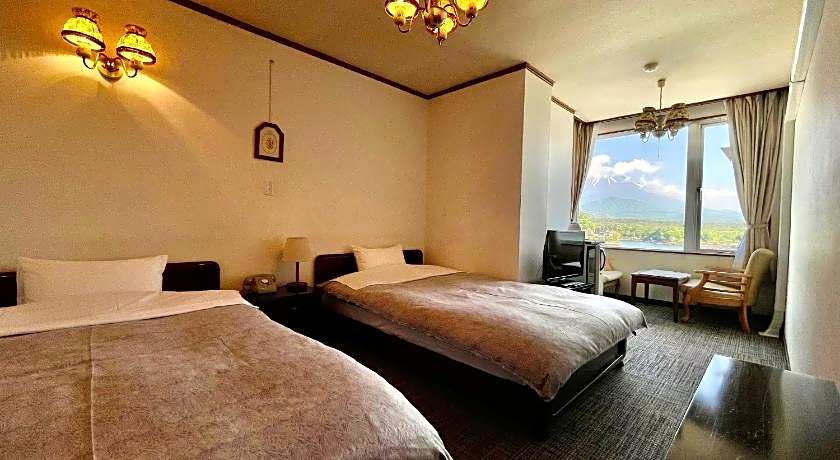 Shoji Lake Hotel
