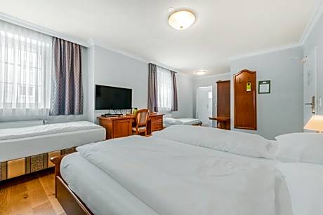 Economy Double Room - Street Side