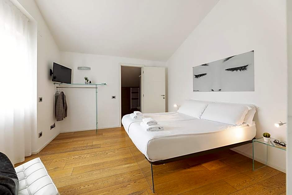 HEART OF TRENTO Loft & Rooms