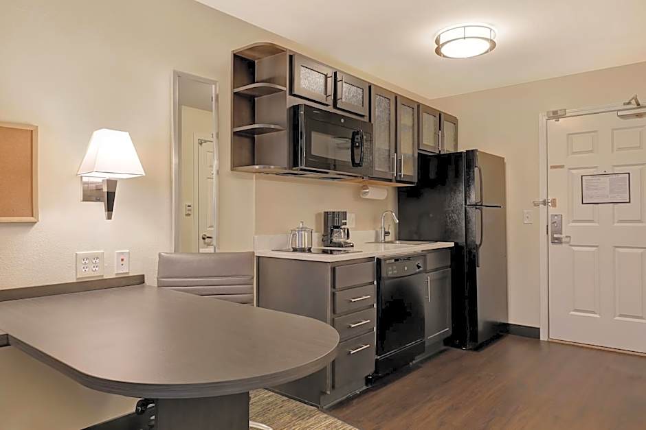 Candlewood Suites Indianapolis - South By IHG