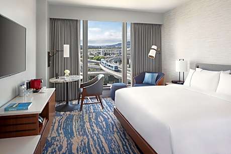 King Room with Roll-In Shower - Disability Access