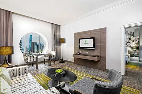 1 King 1 Bedroom Suite City View Nonsmoking