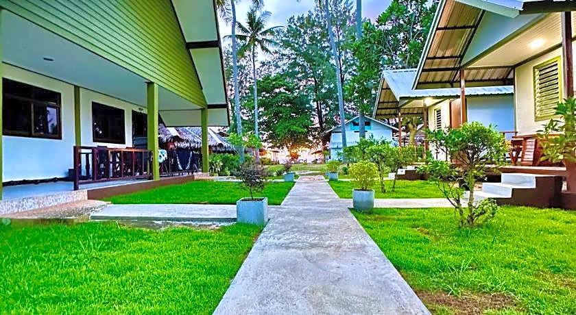 Lanta L.D. Beach Bungalows