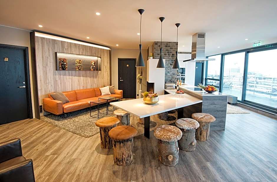 B14 Apartments & Rooms