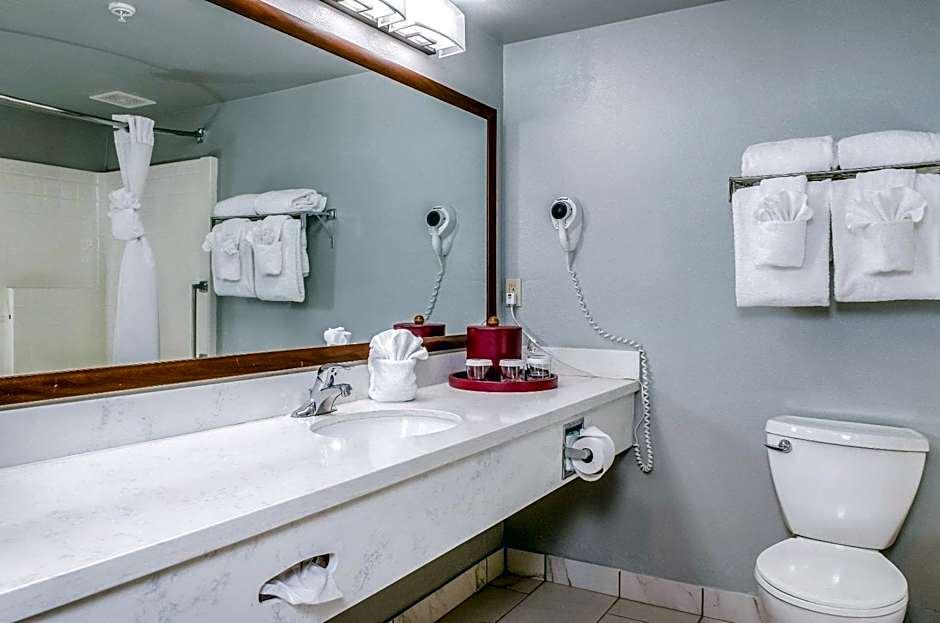 Clarion Hotel By Humboldt Bay