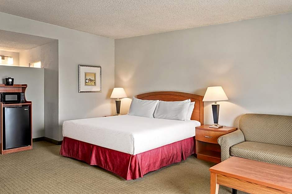 Golden Sails Hotel