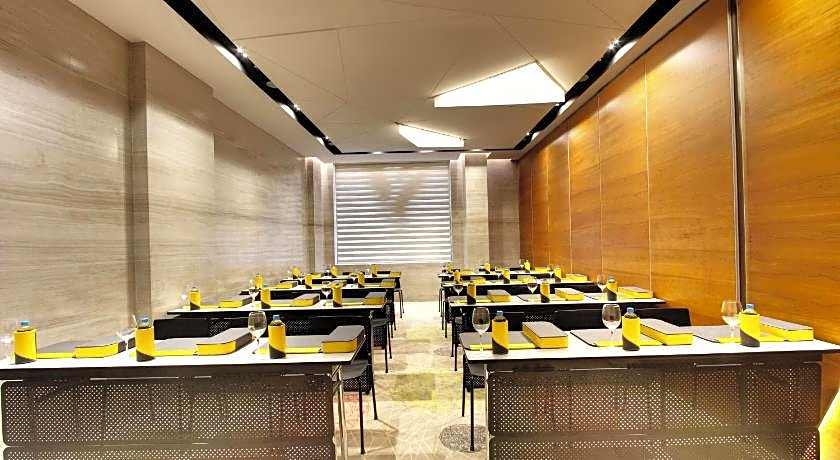 Radisson Bengaluru City Center