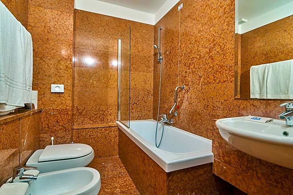 Hotel Europa - Skypool & Panorama