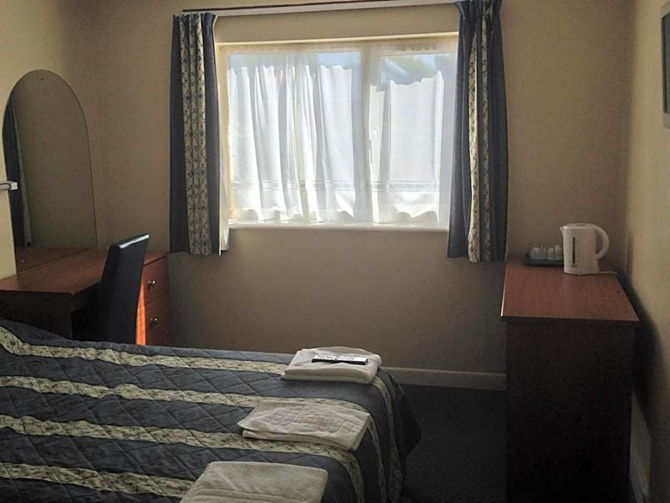 Photo 1 of 4 of En Suite Double Room