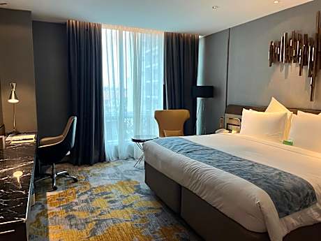 Deluxe Premier King Room