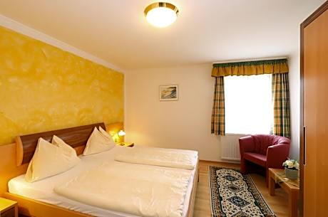 Superior Two-Bedroom Apartment with Balcony and Lake View