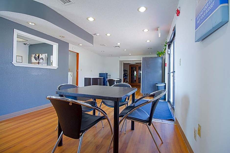 Studio Inn Exten Stay Oklahoma City Airport – Oklahoma City, OK