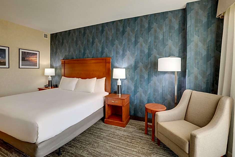 DRURY INN & SUITES MT VERNON